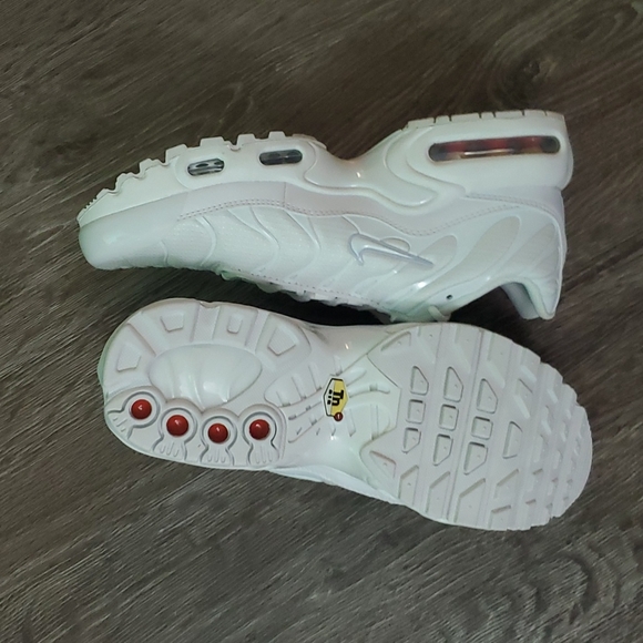 Nike Air Max Plus - Picture 4 of 6